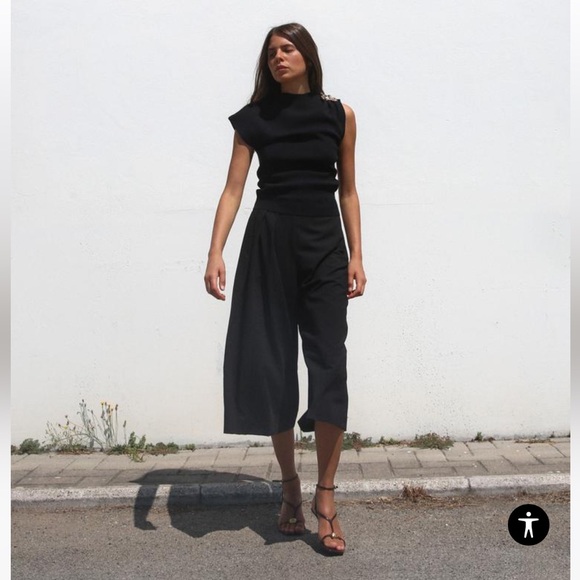 Zara NWT pleated culottes. - Picture 2 of 6